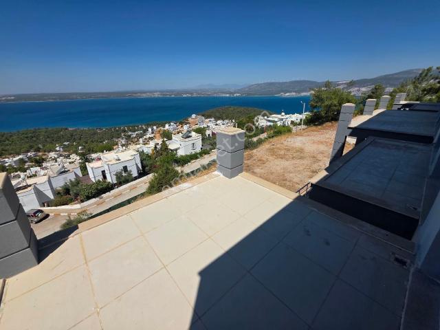 Aydın Didim Akbük’te Panoramik Deniz Manzaralı Dubleks Daire