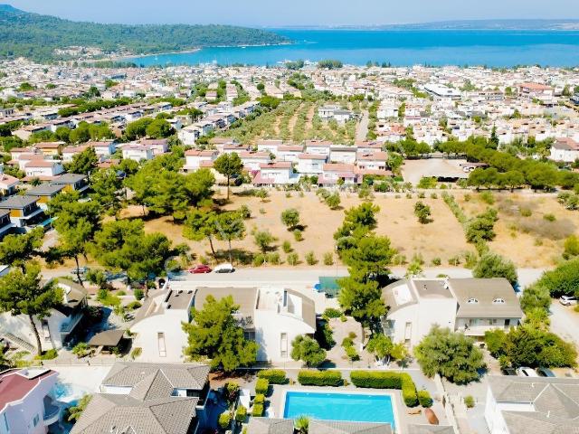 Didim Akbük Merkezde Deniz Manzaralı Satılık Dubleks Daire