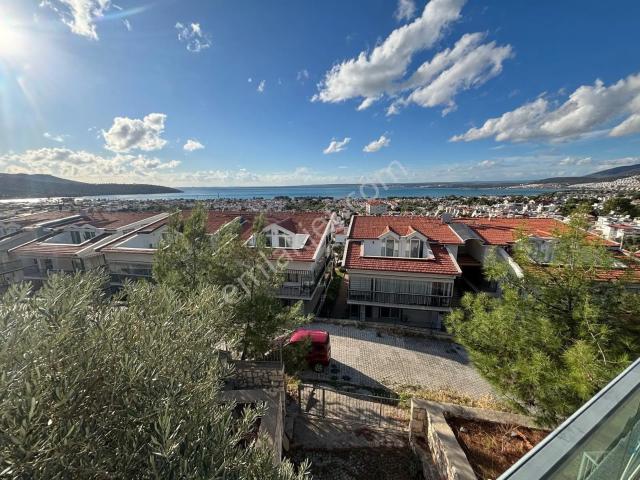 Didim Akbükte Müstakil Havuzlu Ful Deniz Manzaralı Satılık Villa