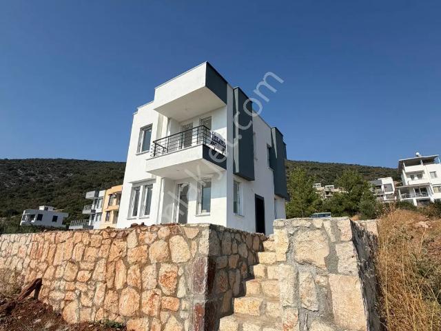 Didim Akbük'te Mahalesinde Satılık Fırsat Villa !