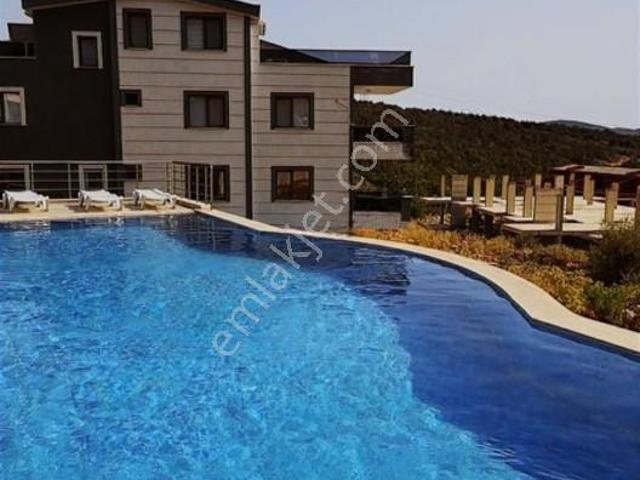 Didim Akbük'te Deniz Manzaralı, Havuzlu 2+1 Yıllık Kiralık Daire