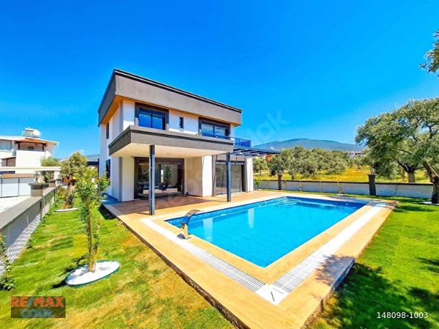 DIDIM AKBÜKTE DENIZE 750 METRE, HAVUZLU, TAM MÜSTAKIL 5+1 VILLA