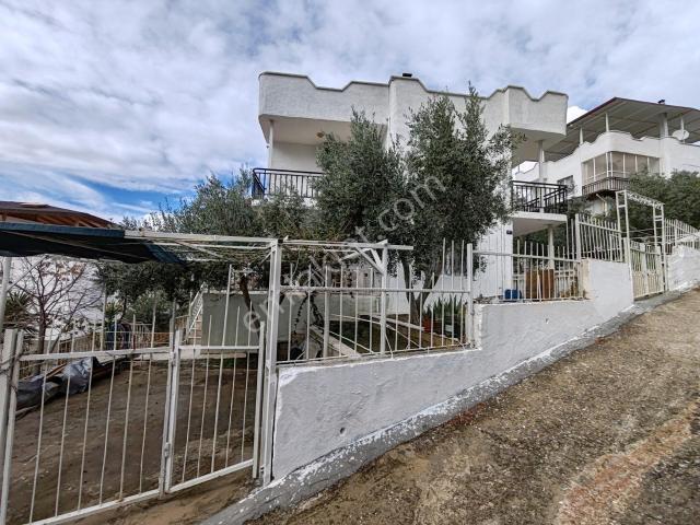 Didim Akbükte Geniş Bahçeli Kiralık Villa
