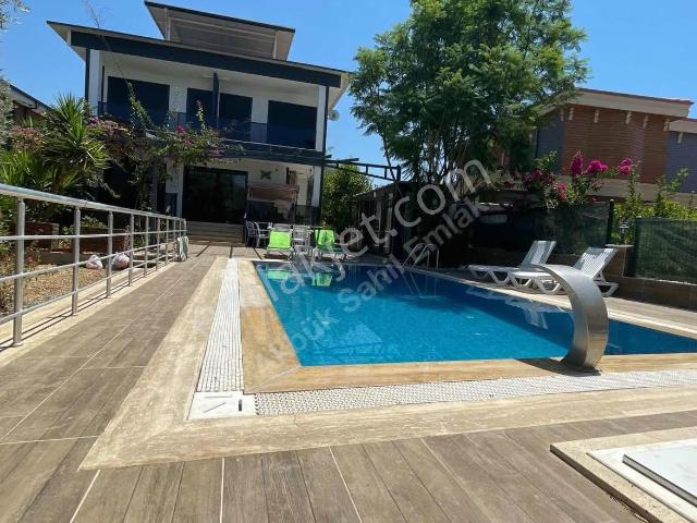 Didim Akbükte Lüks 5+1 Havuzlu Müstakil Villa