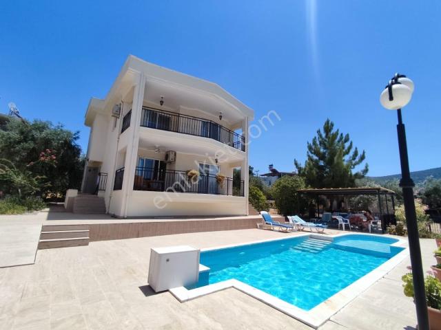 Didim Akbük'te Satılık Müstakil Havuzlu Villa