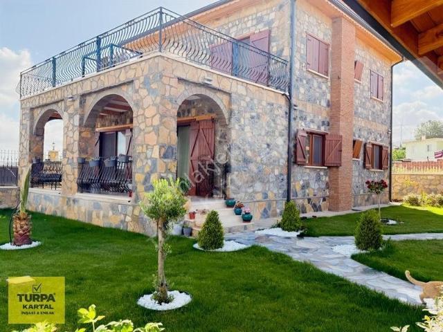 Didim Akyeniköyde Satılık Eşsiz Taş Villa