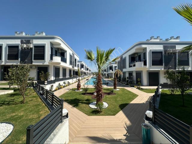 Didim Altınkumda Site İçerisinde Lüks 3+1 Havuzlu Villa