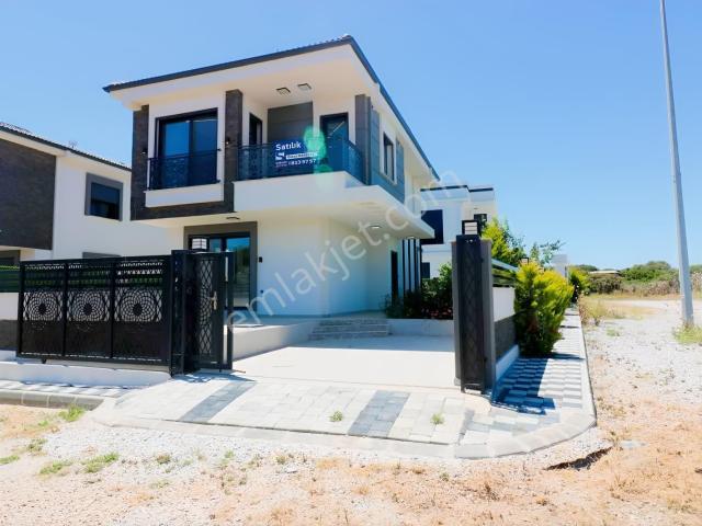 Didim Çamlık Mahallesinde Önü Kapanmaz Köşe Başı Lüks Villa!