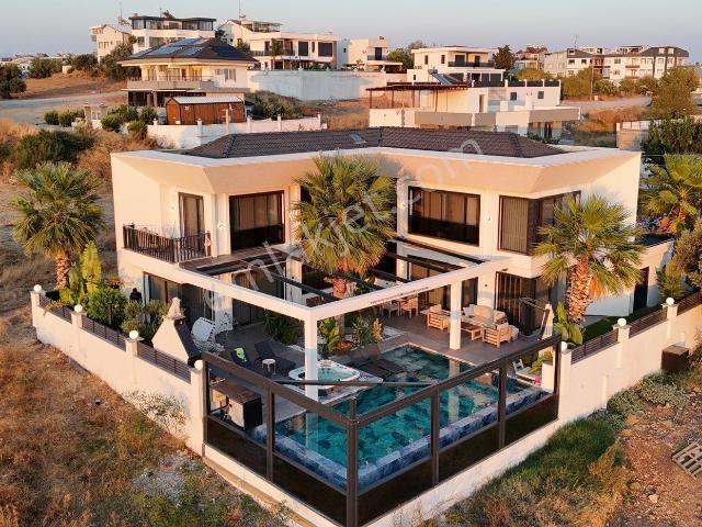 Didim’de En Lüks 500 M2 Eşyalı Satılık Villa