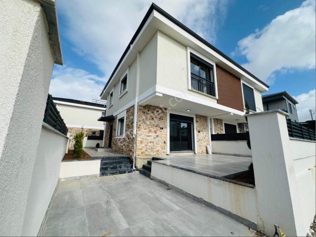 Didim’de Havuzlu Sitede 3+1 Müstakil Villa Satılık