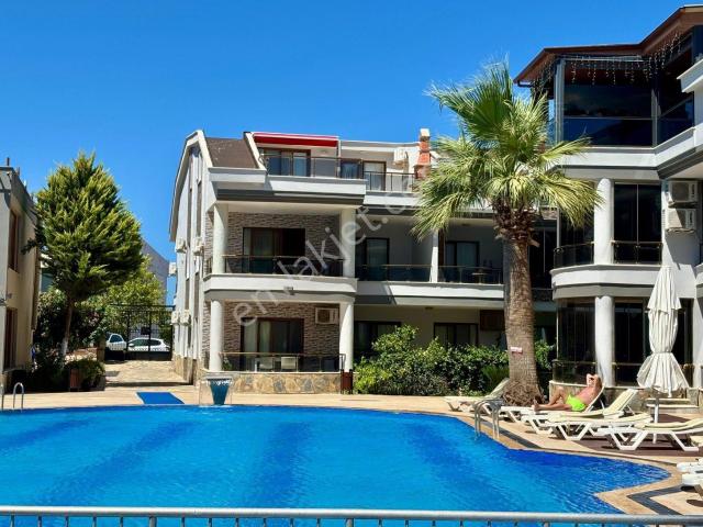 Didim’de Havuzlu Sitede Satılık 3+1 Eşyalı Dubleks Daire