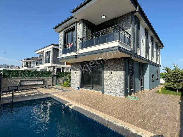 Didim’de Satılık 3 + 1 Ayrı Mutfak Villa