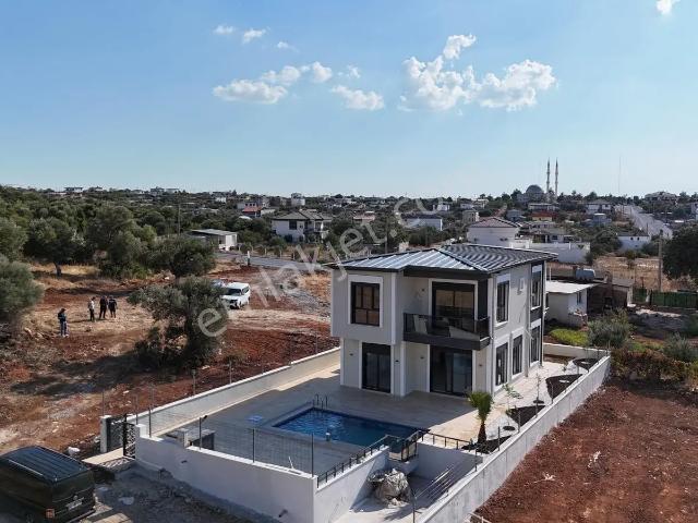 Didim’de Satılık 4+1 Tam Müstakil Villa
