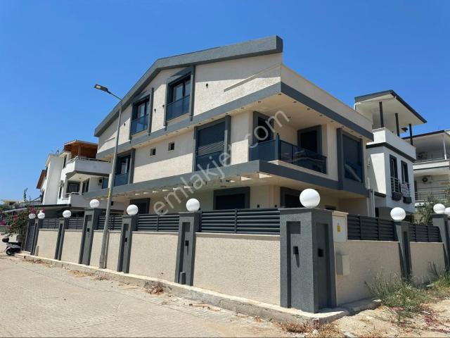 Didim Efelede 3+1 Bahçeli Havuzlu 2 Adet Villa