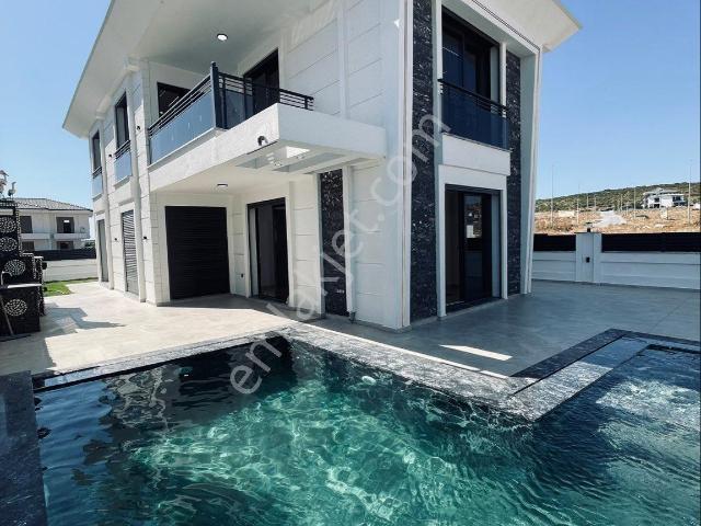 Didim Efeler 4+1 Lüx Akıllı Villa