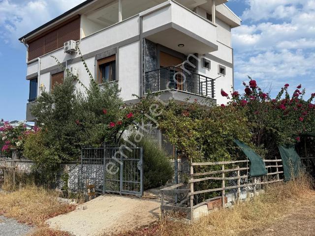 Didim Efeler’de Ayrı Mutfaklı | Ebeveyn Banyolu | Otomatik Panjurlu 3+1 Villa