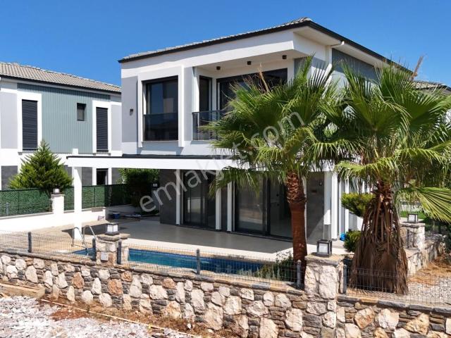 ⸻ Didim Efeler’de Yüksek Konforlu 3+1 Akıllı Villa
