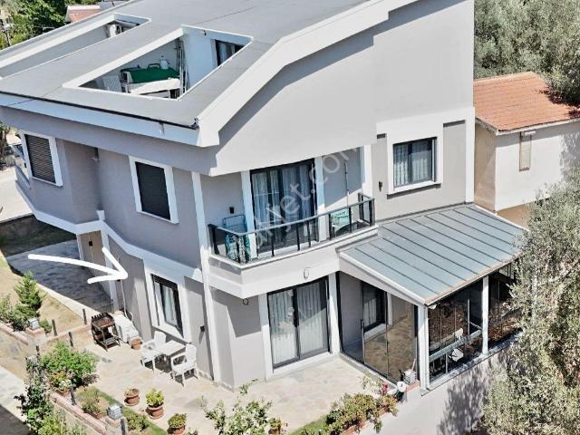 Didim Efeler Mah Denize Sıfır Sitede Satılık 4+1 Villa