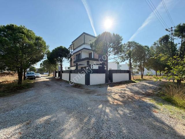 Didim Efeler Mah 4+1 Ayrı Mutfak Köşe Satılık Villa