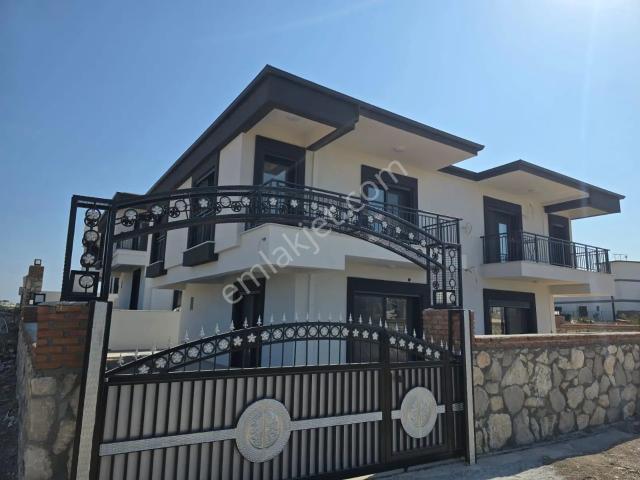 Didim Efeler Mahallesi 3+1 Müstakil Bahçeli Villa