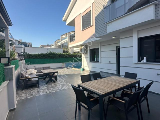 Didim Efeler Mahallesi'nde Havuzlu Satılık 4+1 Villa