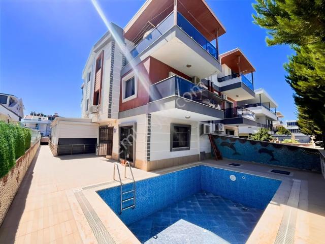 Didim Efeler Mahallesinde Havuzlu Villa