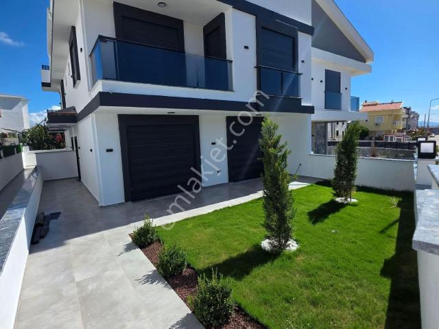 Didim Efeler Mahallesinde Satılık Tripleks Villa