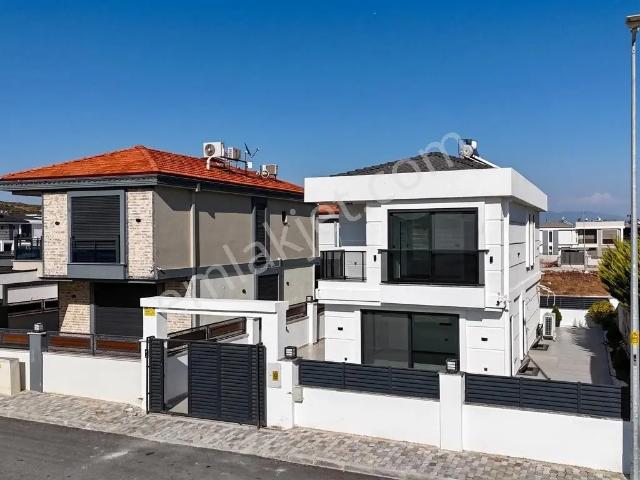 Didim Efelerde 4+1 Lüks Villa