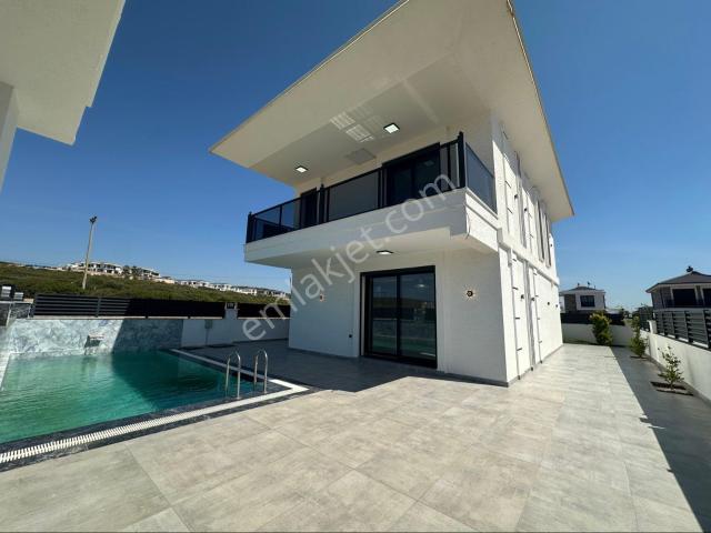 Didim Efelerde 254m2 Arsa İçinde 3+1 Müstakil Villa