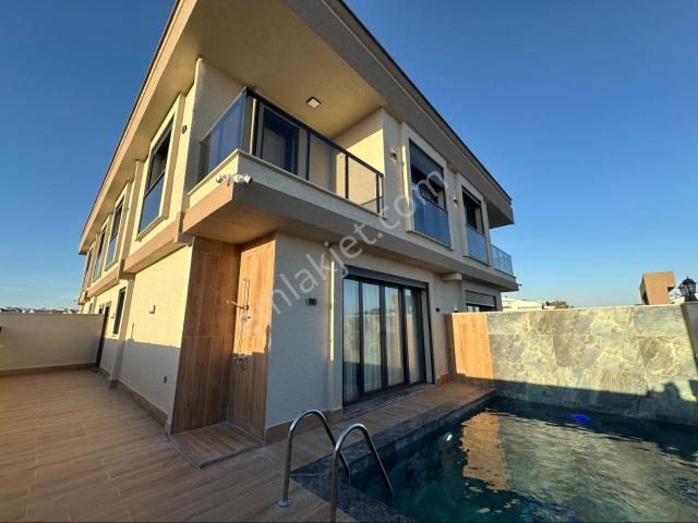 Didim Efelerde 3+1 Eşyalı Havuzlu Sıfır Villa