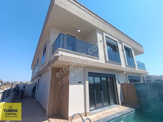 Didim Efelerde 3+1 Sıfır Müstakil Girisli Havuzlu Villa