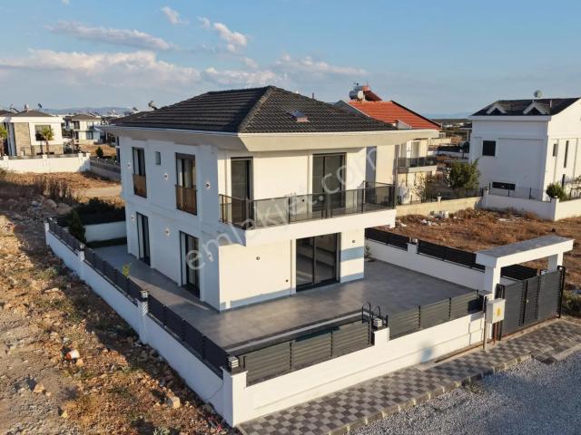 Didim Efelerde Uygun Fiyatlı Satılık Ayrı Mutfak Tam Müstakil Lüks Villa