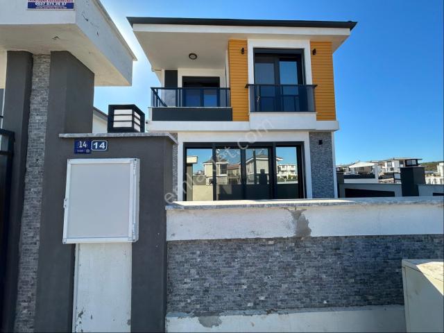 Didim Efelerde Havuzlu Eşyalı Tam Müstakil Villa