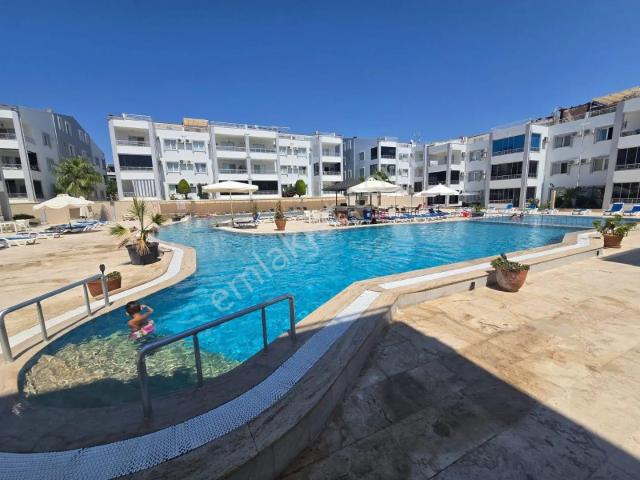 Didim Efelerde Havuzlu Sitede Satılık Full Eşyalı 3+1 Dubleks Daire