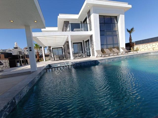 Didim Efelerde Havuzlu Villa