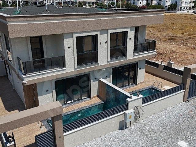 Didim Efelerde Ön Cephe Sıfır 3+1 Müstakil Havuzlu Villa