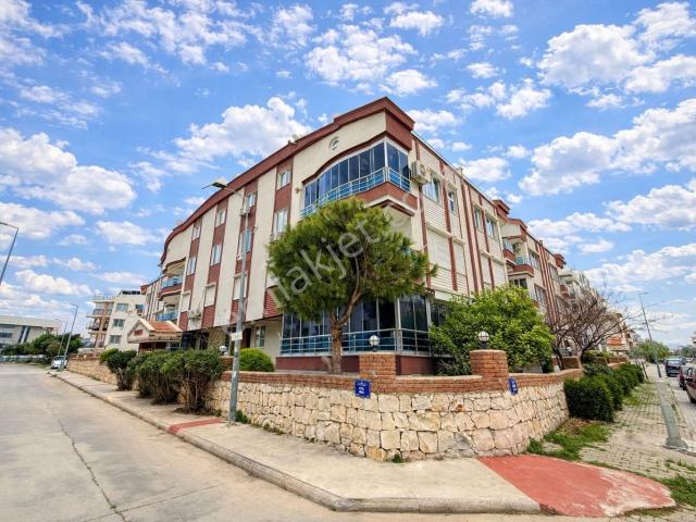Didim Efelerde Satılık Havuzlu Sitede 3+1 Full Eşyalı Geniş Kat Dublexi