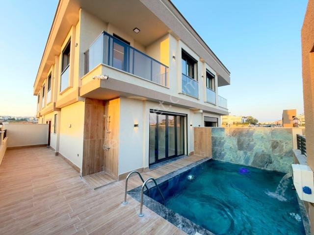 Didim Efelerde Satılık 3+1 Otoparklı havuzlu Villa