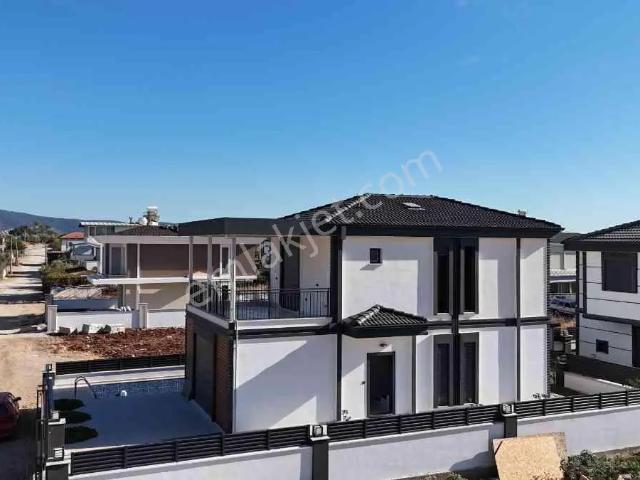 Didim Fevzipaşada Müstakıl Havuzlu Sıfır 4+1 Villa!