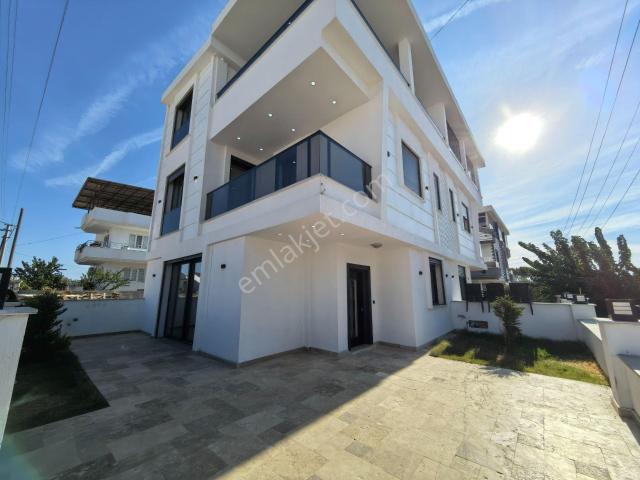 Didim Hisar’da Deniz Manzaralı 3+1 Tripleks Köşe Villa