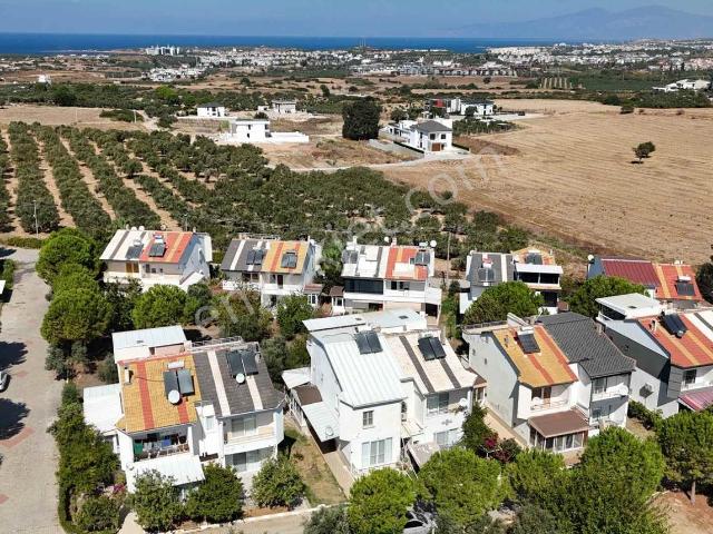 Didim Hisar Mahallesi Didem Sitesinde Satılık 3+1 Tripleks Villa