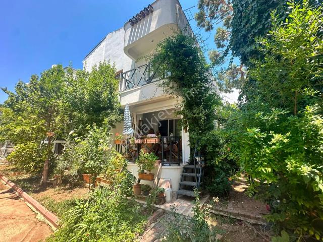 Didim Hisar Mahallesi'nde Havuzlu Sitede Satılık Villa
