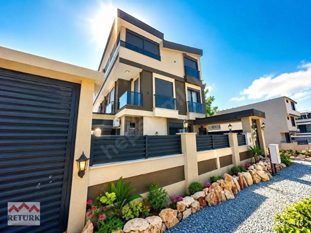 Didim Hisar Mahallesinde Özel Havuzlu, Full Eşyalı 4+2 Villa