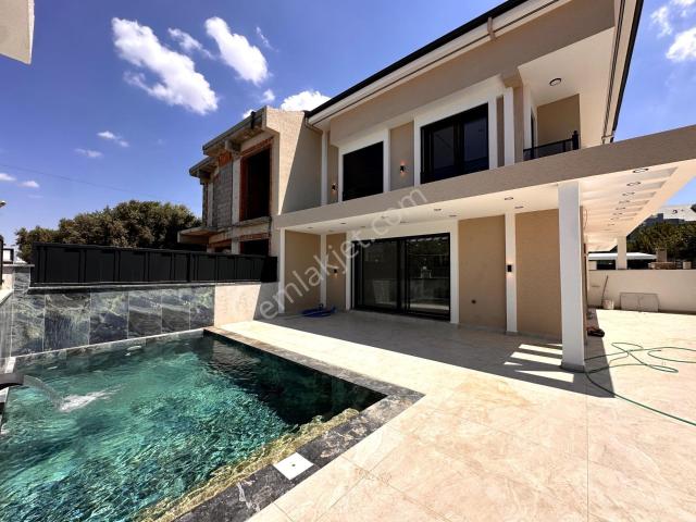Didim Hisar'da Özel Havuzlu Otoparklı Villa