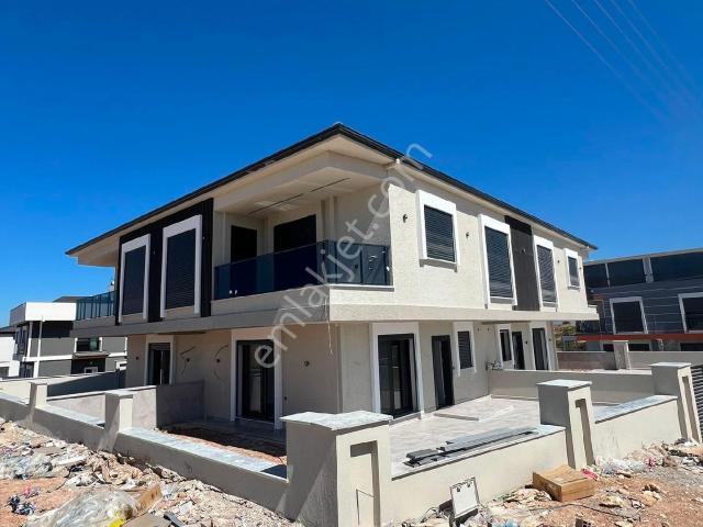 Didim Hisarda Lux 3+1 Havuzlu Bahceli Villa