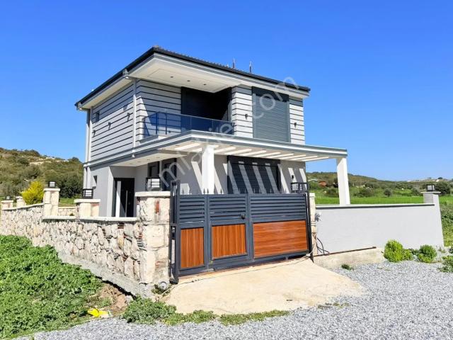 Didim Mavişehir’de Plaja Çok Yakın Havuzlu Lüks Villa