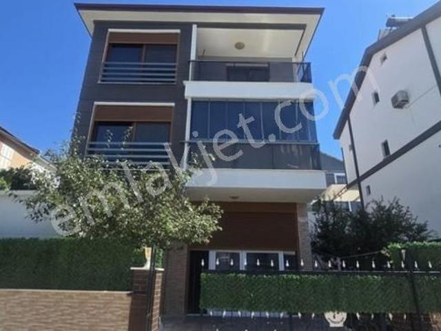 Didim Mavişehir Denize 200 M2 Mesafesinde Tam Bağımsız Villa