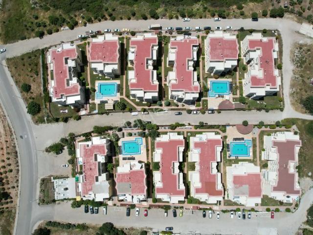 Didim Mavişehirde Denize 700 Metre Havuzlu Sitede Eşyalı 2+1 Daire