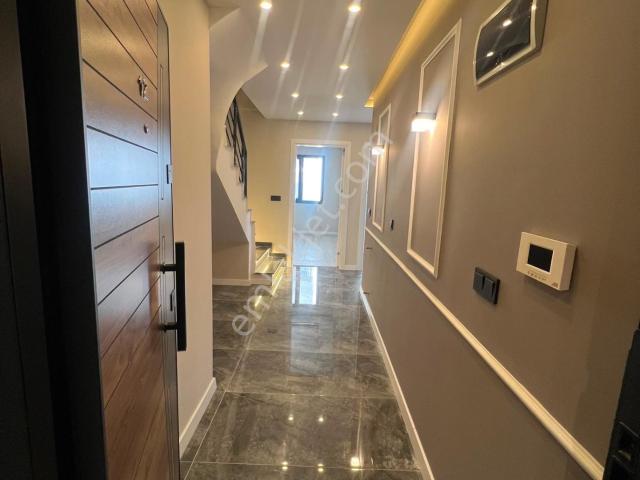 Didim Merkezde 3+1 Açık Mutfak Geniş Salon Geniş Alanlar Satılık Dubleks