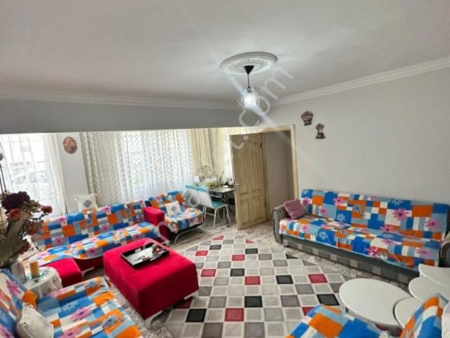 Didim Retürkten  Efeler Mahallesinde Müstakil Bahçe Kullanımlı